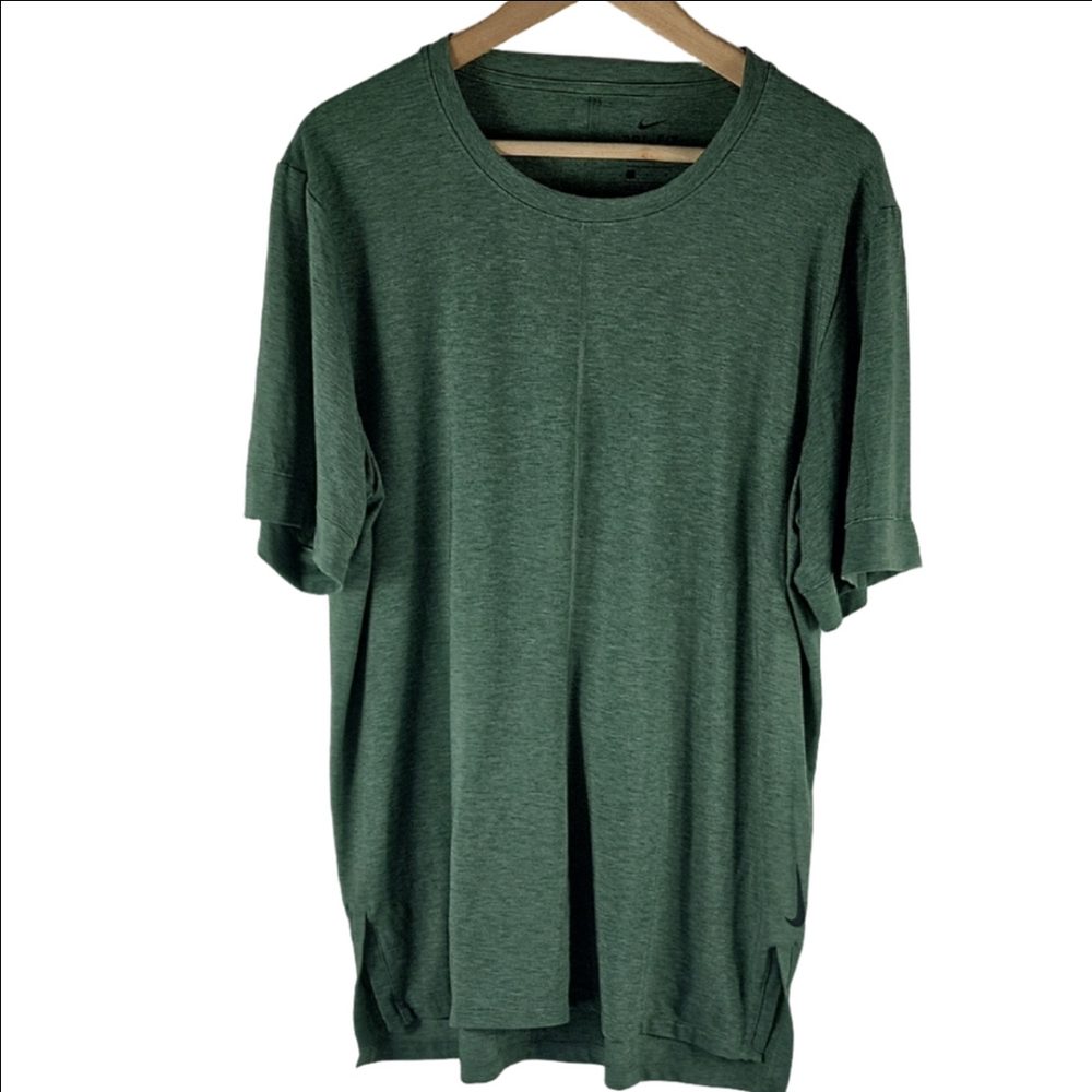 Nike Women's Large Short Sleeve Tee